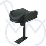 Leg support on platform with bow-shaped padding