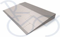 Modulare Schwellenrampe, 6-lagig, Höhe 10,5 bis 12 cm. 84 x 81 cm.